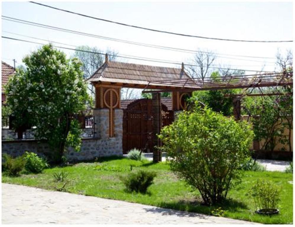 Pensiunea Pentru Tine Prietene Arcani Extérieur photo